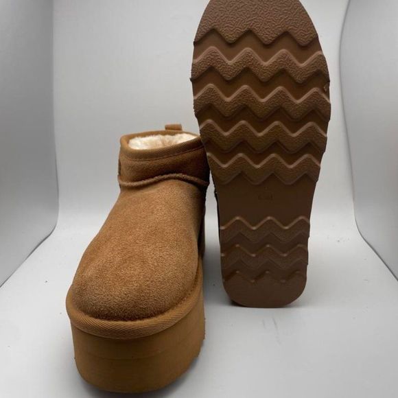 CUSHIONAIRE Women's COZY Genuine Suede pull on platform boot CHESTNUT 6.5 - Picture 5 of 6